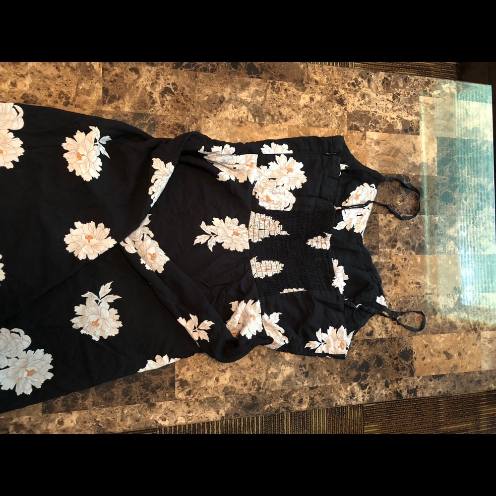 Spring dress - Picture 2 of 5